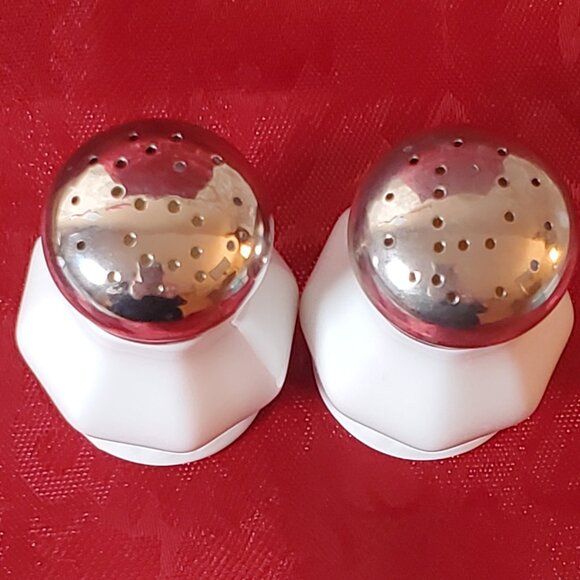 Rosenthal Maria Salt & Pepper Shaker, Quality White Porcelain - Germany - Picture 2 of 3